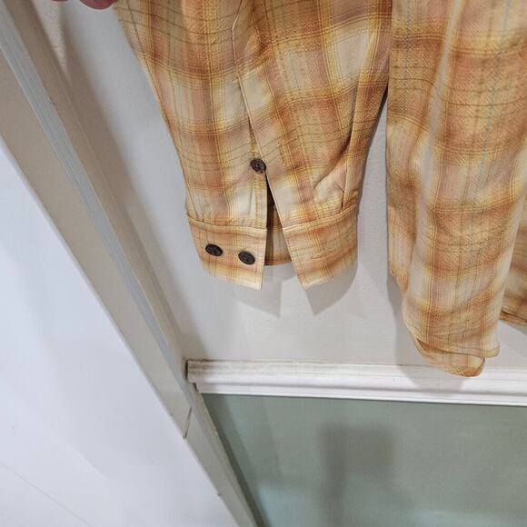 Men's Tommy Bahama Long Sleeve Plaid 100% Silk Shirt Size Small - Picture 9 of 10